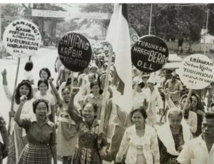Demonstrasi Hari Perempuan Internasional, 8 Maret 1965. Foto: @potretlawas